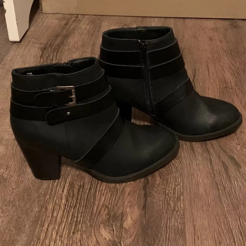 NWOB Rampage Buckle Booties “Vinci” Size 7.5 Black